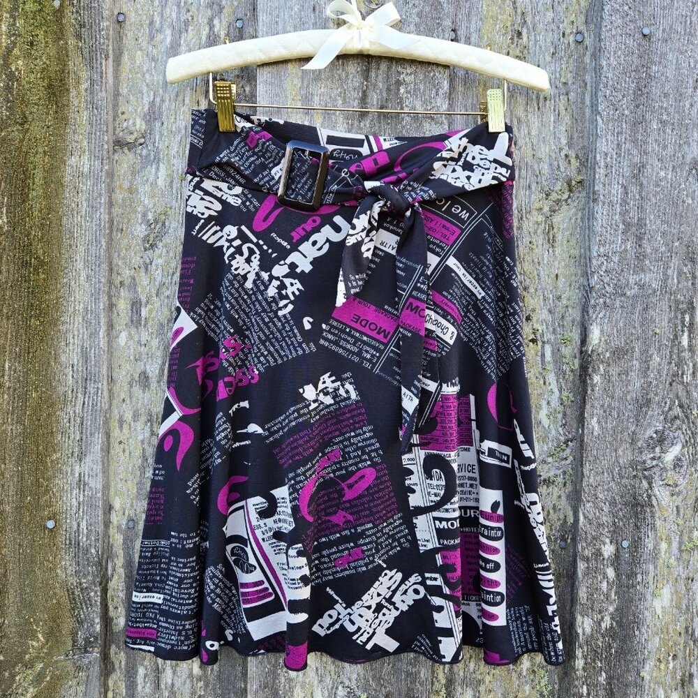 Y2K Newsprint Newspaper Print Skirt With Buckle Womens size S Black Purple